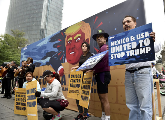 جانب من الاحتجاجات فى المكسيك ضد ترامب